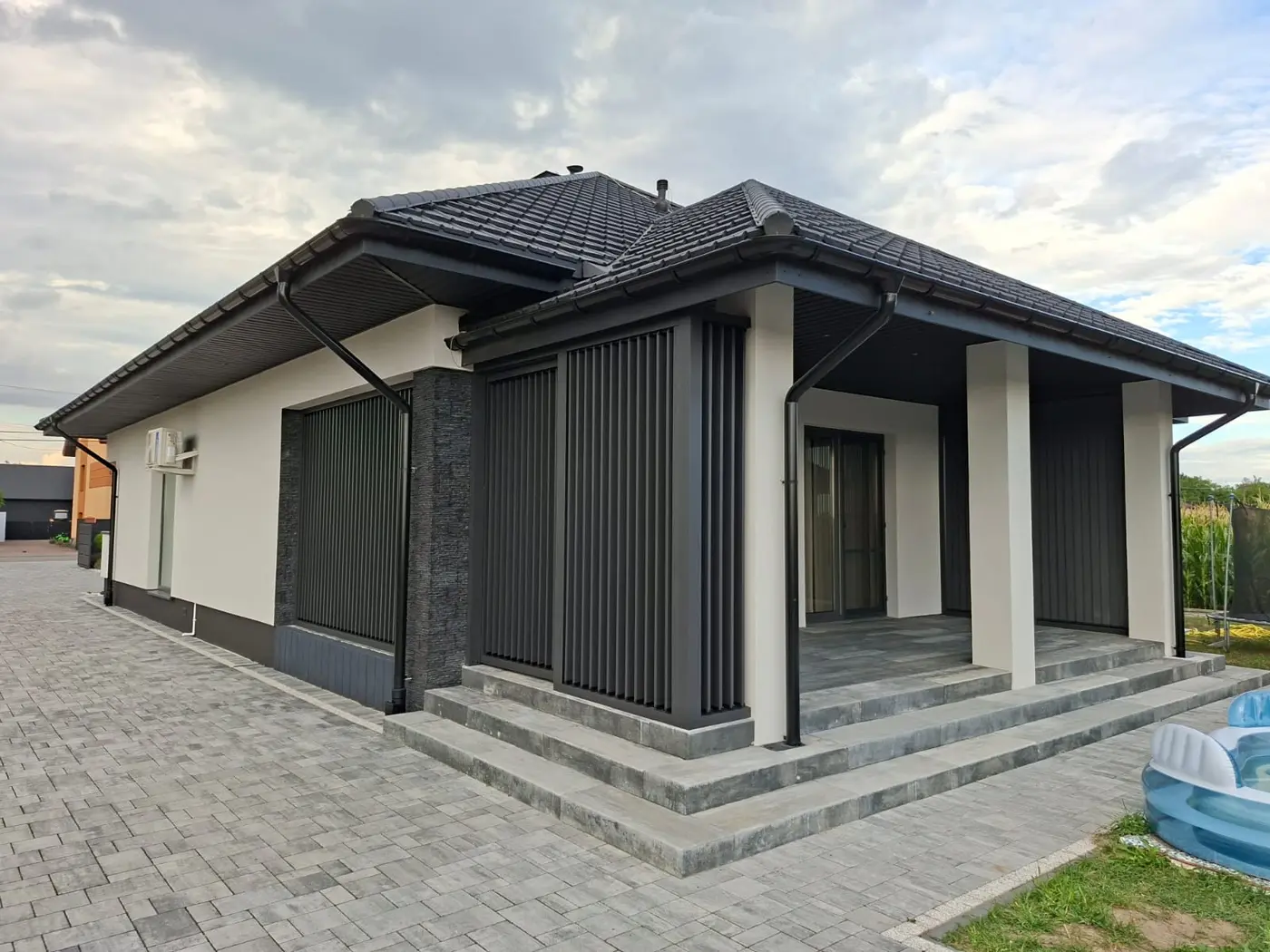 Zabudowa tarasu KAMET — realizacja 36